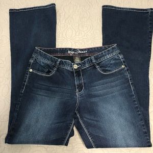 Ariya Jeans